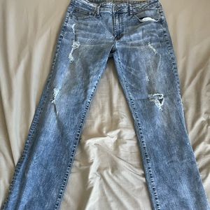 Men’s relaxed baggy ripped jeans